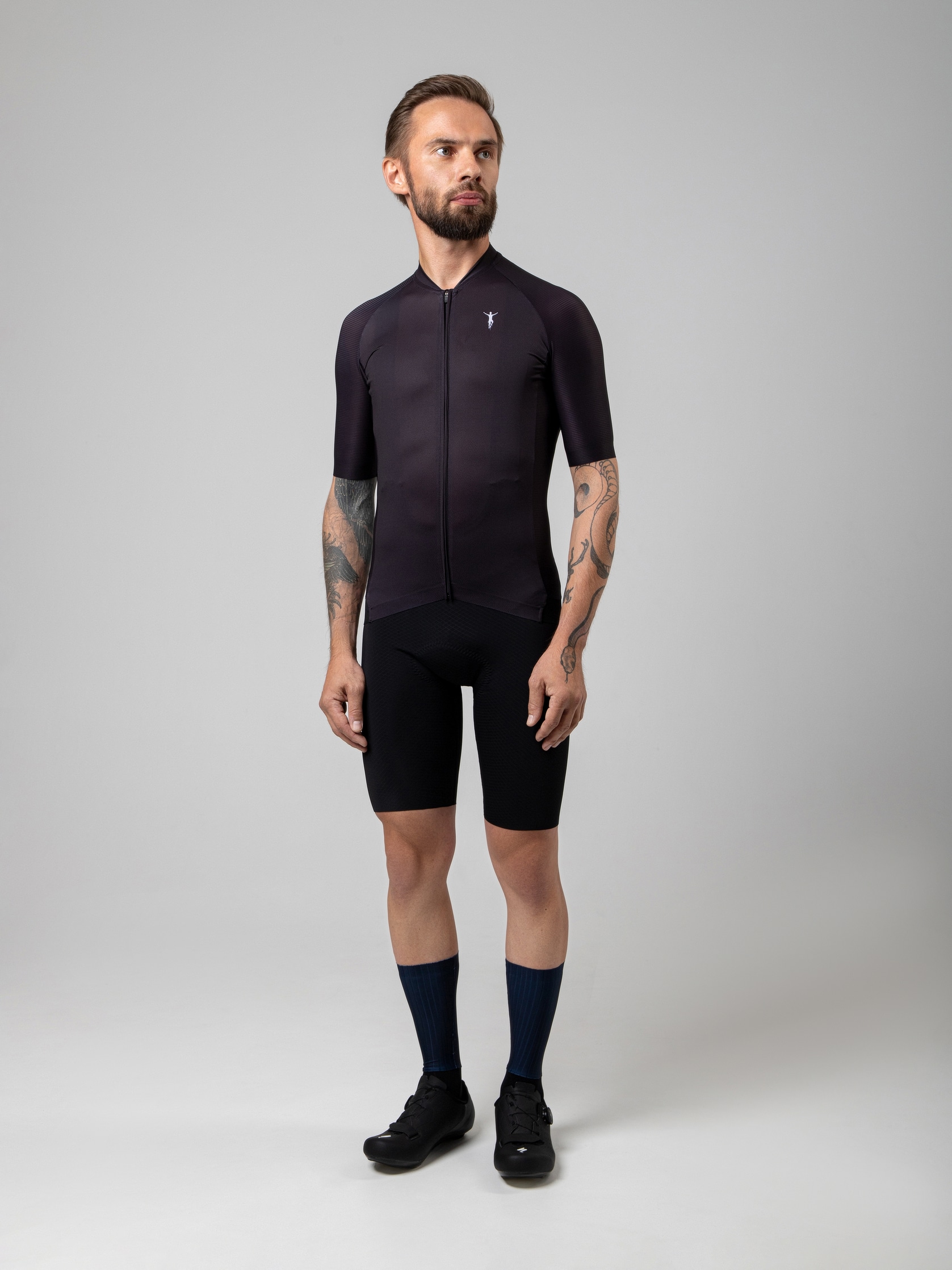 letnyaya-dzhersi-aero-short-black-1-1677 Летнее джерси ArtVelo Aero Black Short — изображение 1